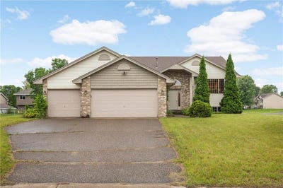 /international/us/13362-1st-avenue-s-zimmerman-mn-110100819134/