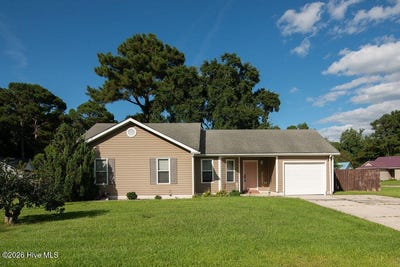 /international/us/2624-brookfield-drive-midway-park-nc-110119947663/