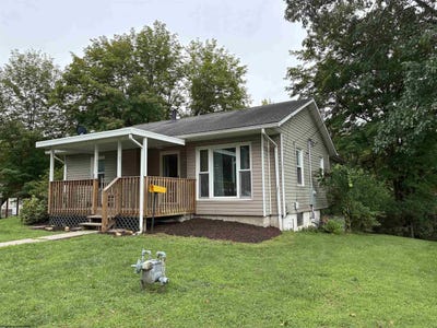 /international/us/1106-harvatis-street-morgantown-wv-110119558378/