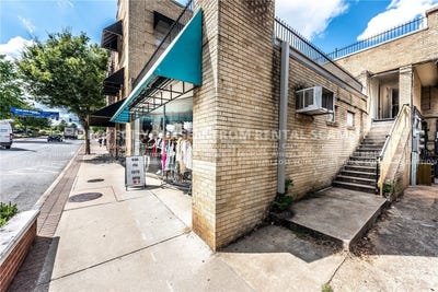 /international/us/311-n-eureka-alley-fayetteville-ar-110104549861/