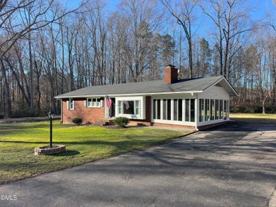 /international/us/330-hazelwood-drive-warrenton-nc-110105867129/