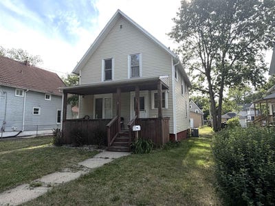 /international/us/852-9th-street-beloit-wi-110108449367/