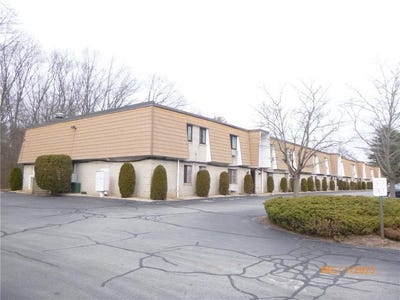 /international/us/132-hoffman-avenue-cranston-ri-110107698580/