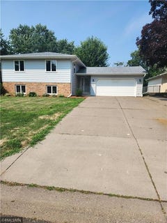 /international/us/2911-bartelmy-lane-maplewood-mn-110101340834/