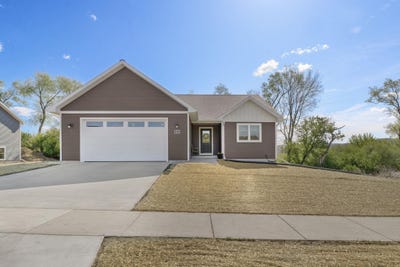 /international/us/312-roosevelt-street-baraboo-wi-110107858400/
