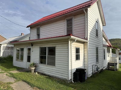 /international/us/69-woody-simmons-road-mill-creek-wv-110099196134/