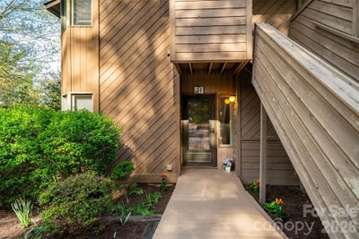 /international/us/305-piney-mountain-drive-asheville-nc-110107515646/