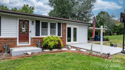 /international/us/1691-hill-river-road-hiddenite-nc-110099857599/