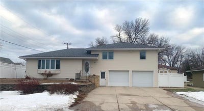 /international/us/103-calm-court-mapleton-mn-110104868840/