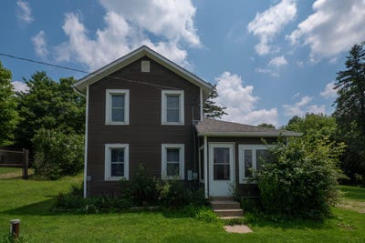 /international/us/11055-north-avenue-bellevue-mi-110101069449/