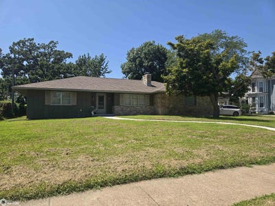 /international/us/700-drake-avenue-centerville-ia-110101215590/