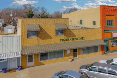 /international/us/125-n-main-st-cheney-ks-110105874596/