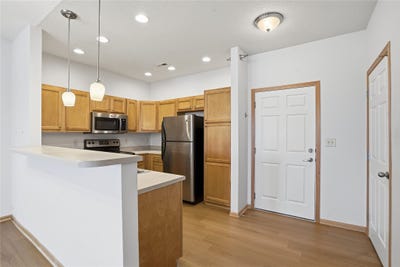/international/us/1329-se-university-avenue-waukee-ia-110108436940/
