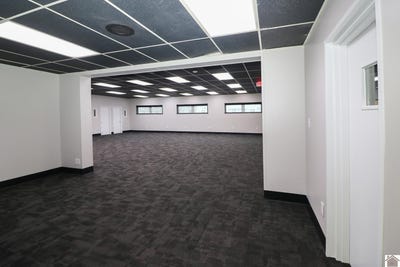 /international/us/100-television-lane-suite-d-paducah-ky-110107818304/