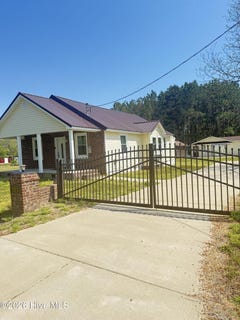 /international/us/121-storey-road-murfreesboro-nc-110107416157/