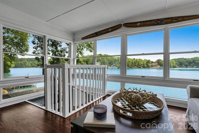 /international/us/462-charlotte-drive-lake-lure-nc-110107690975/