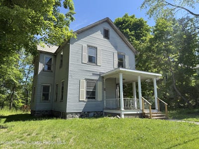 /international/us/14-maple-street-rifton-ny-110108387410/