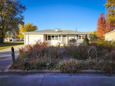 /international/us/304-w-2nd-st-osmond-ne-110103375033/