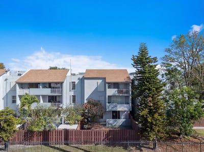 /international/us/1725-w-60th-street-hialeah-fl-110106455872/