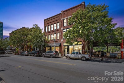 /international/us/57-broadway-street-asheville-nc-110109568311/