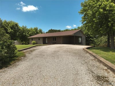 /international/us/137-county-road-524-freeburg-mo-110100466615/