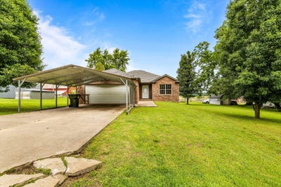 /international/us/107-w-summit-street-aurora-mo-110100301044/