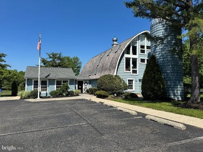 /international/us/150-himmelien-road-medford-nj-110107909356/