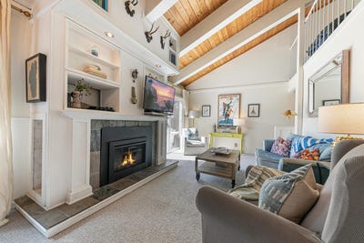 /international/us/2560-lake-forest-road-tahoe-city-ca-110108195195/