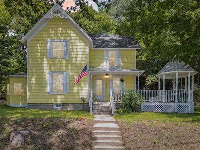/international/us/818-e-main-street-ionia-mi-110101425780/