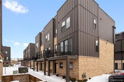 /international/us/1049-hampton-circle-detroit-mi-110105394656/
