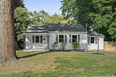 /international/us/2-maple-terrace-delmar-ny-110108875574/