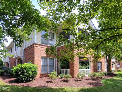 /international/us/228-waterford-lake-drive-cary-nc-110106273616/