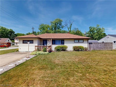 /international/us/1078-cherokee-trail-willoughby-oh-110108574744/