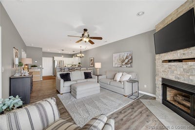 /international/us/414-cedar-heights-drive-camdenton-mo-110108377733/