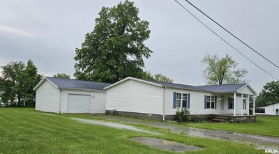 /international/us/403-e-sycamore-street-kinmundy-il-110099453620/