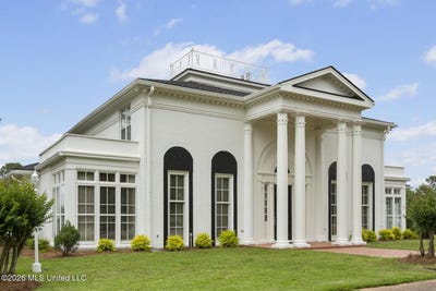 /international/us/8-12-oaks-place-madison-ms-110108920514/