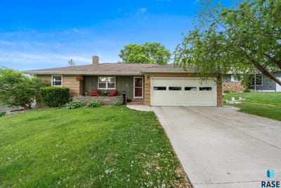/international/us/2012-s-willow-ave-sioux-falls-sd-110108537556/