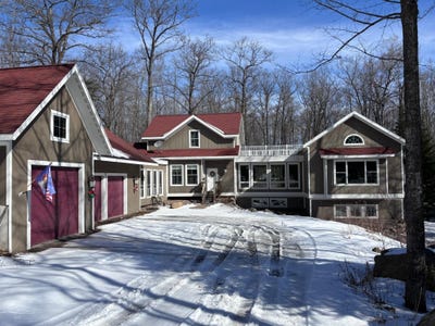 /international/us/4592-north-shore-dr-rhinelander-wi-110098561601/