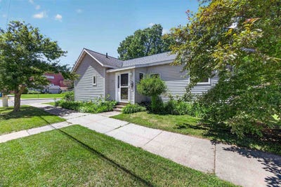 /international/us/1000-wisconsin-street-stevens-point-wi-110109060359/