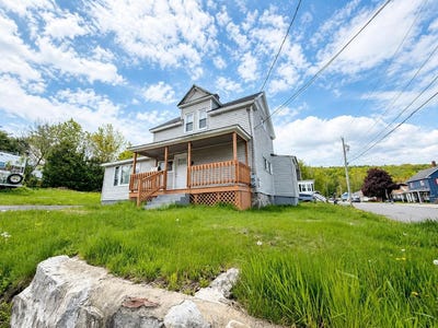 /international/us/424-forbush-avenue-berlin-nh-110108492113/