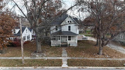 /international/us/412-n-madison-street-bloomfield-ia-110104331815/