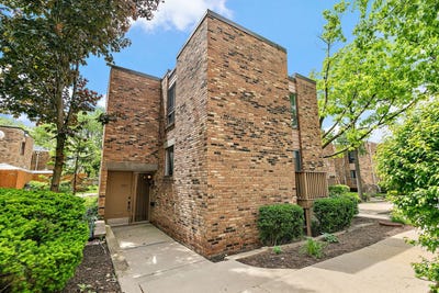 /international/us/2013-post-oak-place-schaumburg-il-110108357531/