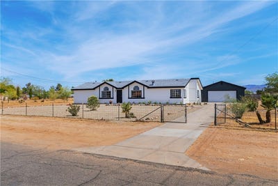 /international/us/5845-w-abrigo-drive-golden-valley-az-110107479795/