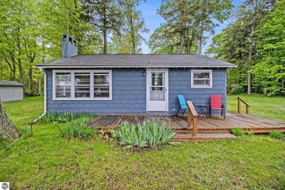 /international/us/3131-herron-road-frankfort-mi-110099980606/