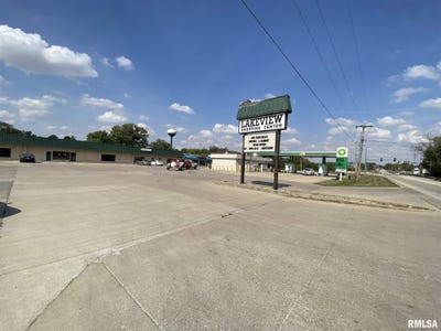 /international/us/1900-1964-s-main-street-eureka-il-110082449740/