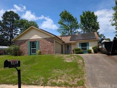 /international/us/3901-lincoln-green-pine-bluff-ar-110108694422/
