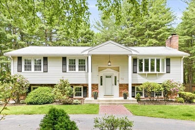 /international/us/94-high-street-walpole-ma-110108336547/