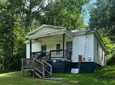 /international/us/144-lower-bellburn-rd-charmco-wv-110100475300/