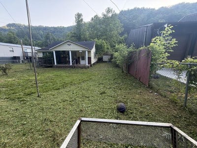 /international/us/3184-pondcreek-rd-pinsonfork-ky-110108395218/