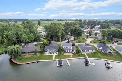 /international/us/4327-harmony-drive-shelbyville-mi-110100587592/